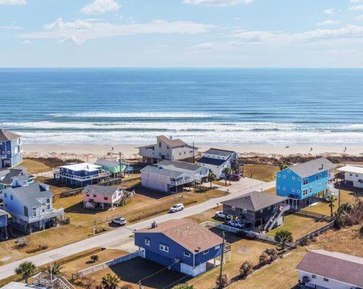 Galveston House | Walk to the beach Ocean views great yard game room