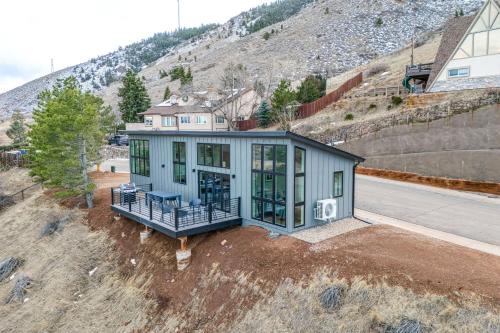Golden House | Walk to Trail Lookout Landing Newly Built Home!