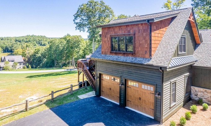 Glenville Apartment | Walk-up apartment with resort amenities: firepit, sports courts & hiking
