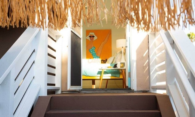 Encinitas Apartment | Walkable Hang Ten Hut in heart of Encinitas