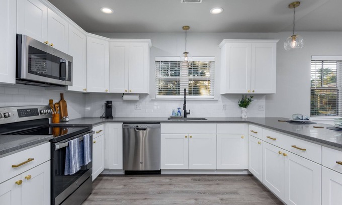 Camp Hill Apartment | Walkable & Stunning 1BR Gem with free parking in Camp Hill