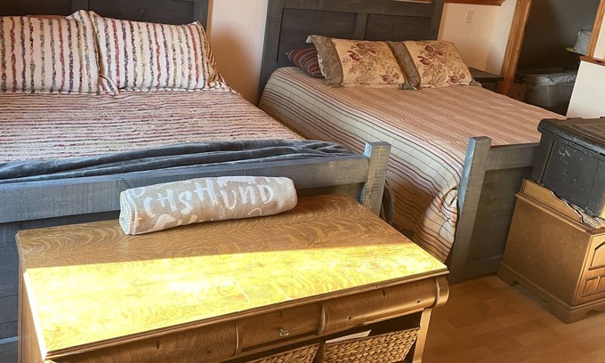 Schreiber Cottage | Walkers Lake Bayfront Retreat