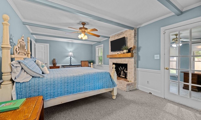 Greenville House | Walking Distance from the Stadium in Beautiful Greenville NC. Sleeps 8.