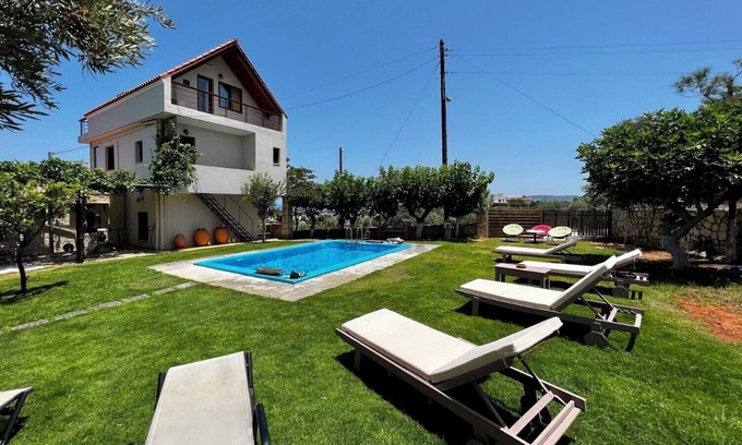 Makrys Tichos Villa | Walking distance to beach, tavern, grocery ★ Seaview ★ Private Pool