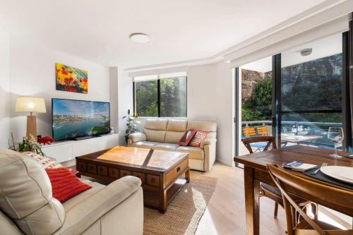 Pyrmont Apartment | Walking Distance to Darling Harbour