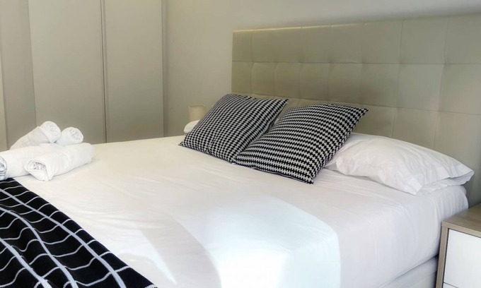 Bilbao City Centre Apartment | Walking to the Guggenheim by The Urban Hosts