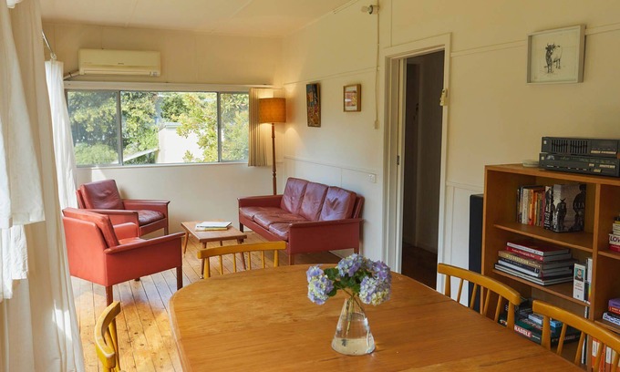 Wallaga Lake House | Wallaga Lake Road, 3 Holiday beach house, Wallaga Lake Heights - Linen, Wifi