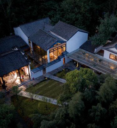 Huizhou District Hotel | Wangshan Life Diaoxueyuan Design Hotel