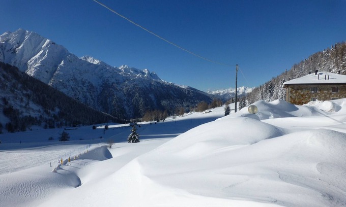 Ponte di Legno Apartment | Warm and cozy one-bedroom apartment in Tonale, with direct access to the ski slopes