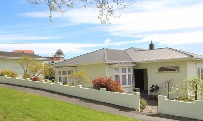 Oamaru House | Warm, spacious and centrally located