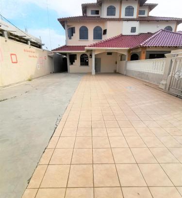 Muar House | Warni Villa 8 Whole Or Room