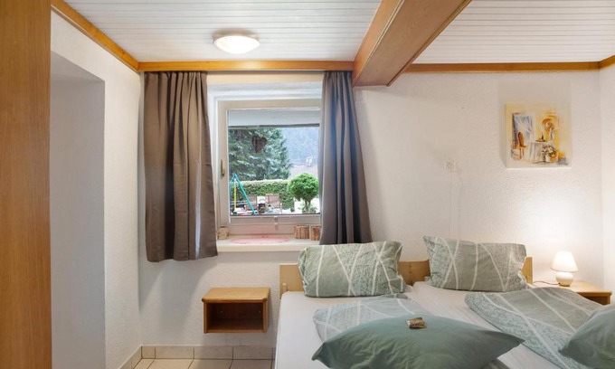 Stall Apartment | Wasserfall