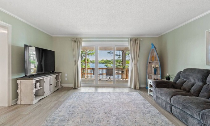 Elizabeth City Condo | Water Front Condo with Boat Slip: The Dock House