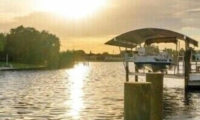 Port Charlotte House | Water property , canal access to the harbor and kayaking