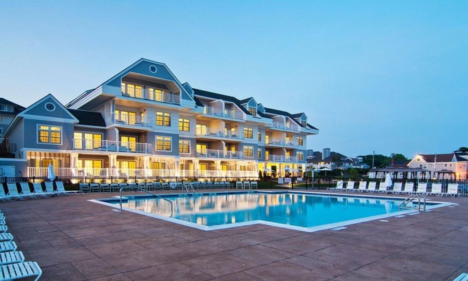 Westbrook Center Resort | Water's Edge Resort and spa w indoor and outdoor pool and beach. Condo Sleeps 4