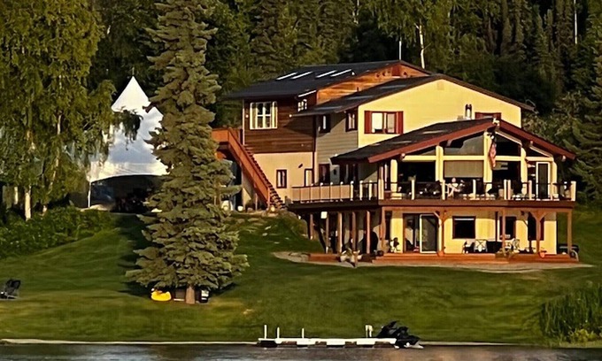 Sterling Apartment | Waterfront 2-bedroom suite with WiFi in Soldotna