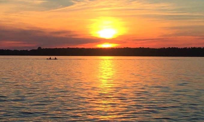 Dunsford House | Waterfront Cottage on Sturgeon Lake with AC & WIFI
