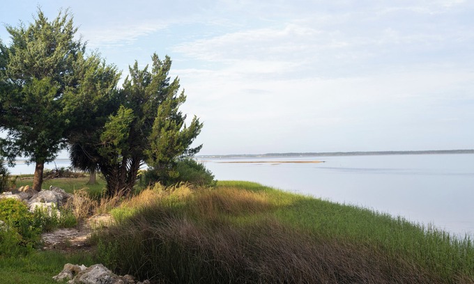 Crawfordville House | Waterfront Escape: Dock + Boat Ramp Access