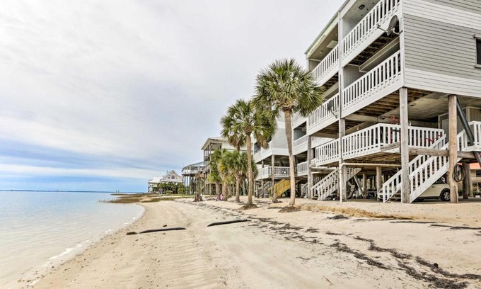 Crawfordville House | Waterfront Escape with Balcony on Shell Point Beach!