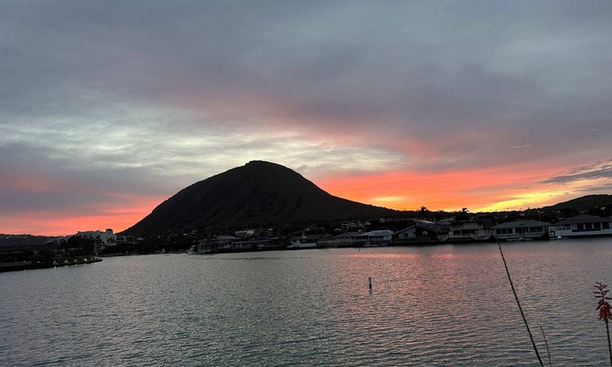 Portlock House | WATERFRONT! FISH FROM DOCK OR KAYAK TO THE OCEAN. MINUTES TO BEACH! LUXURY HOME