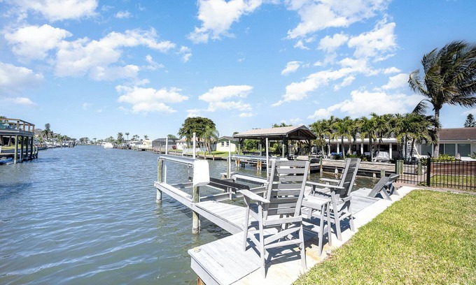 Venetian Way House | Waterfront Gem Stunning Sunsets & Wildlife Views Boat Dock Mins to Beach