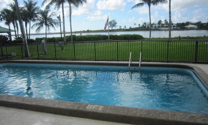 Palm Beach Shores Condo | Waterfront, Ground-Floor private residence with Ocean & Inlet views