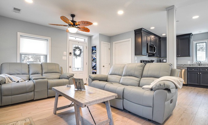 Charlestown House | Waterfront Historical District Home Near River