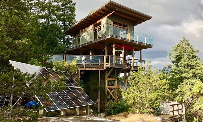 Sunshine Coast House | WATERFRONT HOME, ELEVATOR, HIGH VIEWS, HUGE DOCK: SUNSHINE COAST NEAR VANCOUVER