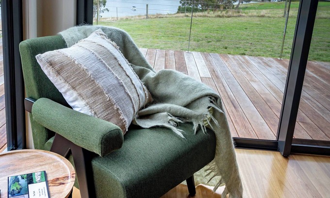Forge Creek Apartment | Waterfront Luxury Farm Studio situated on the Gippsland Lakes, Victoria.