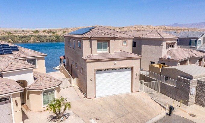 Bullhead City House | Waterfront Luxury with Private Boat Dock, Elevator, Jaccuzzi