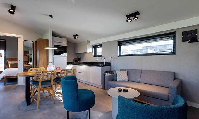 Delfstrahuizen House | Waterfront Stay w/Pets