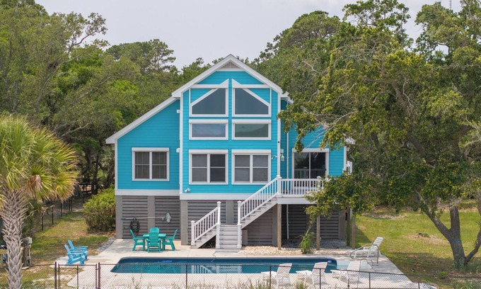 Saint Helena Island House | Waterfront Escape - Seasonal Pool– Perfect for Families & Friends!