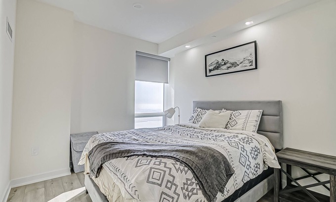 St. Lawrence Condo | Waterfront View 1BR & WFH in Luxury Building High Floor with Breathtaking Views