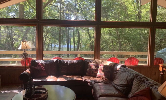 Holly Lake Ranch House | Waterfront - Winding Trail Lodge, Sleeps 6, Enjoy Amenities on Holly Lake Ranch