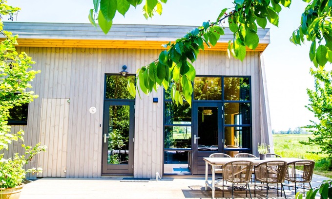 Grou Apartment | Waterlodge Ljip in Nes