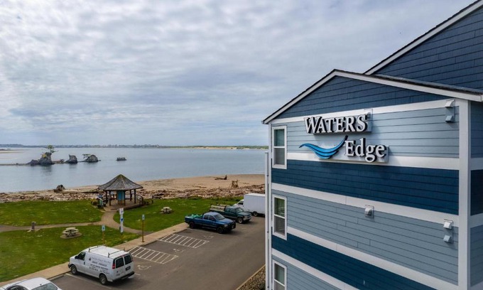 Lincoln City House | Waters Edge 207