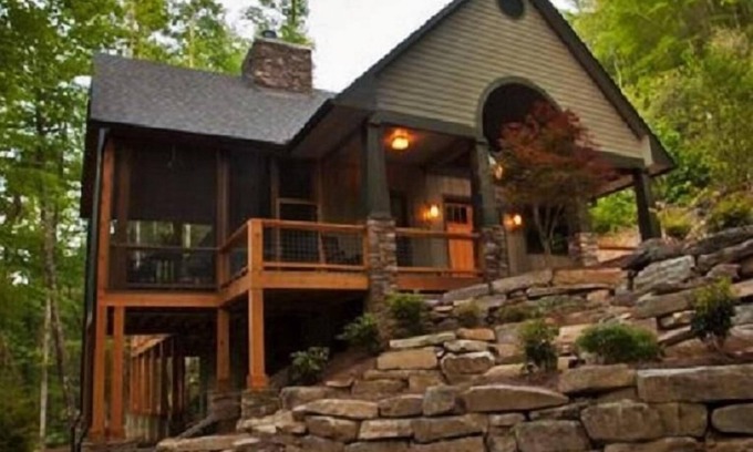 Bryson City Cabin | "Watia Creekside" Luxury/Hot Tub/2 FP's-Lake/Wi-Fi