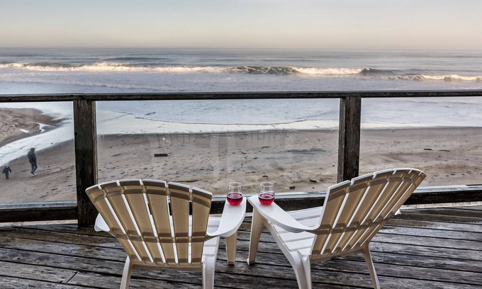 Gleneden Beach House | Wave watching at it's best
