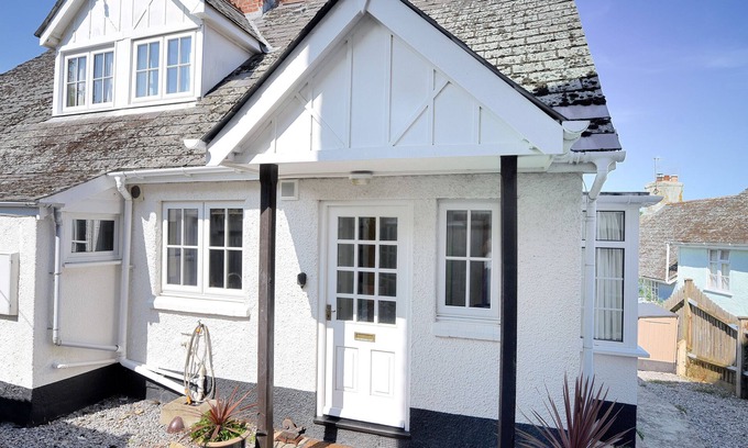 Lyme Regis Cottage | WAVERLEY, pet friendly, character holiday cottage in Lyme Regis