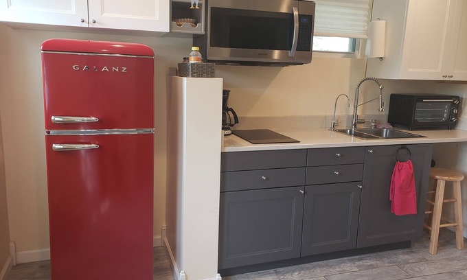 Weaverville Apartment | Weaverville-King Bed,Walk to Downtown and the Lake