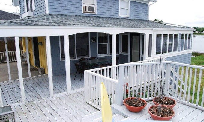 Portsmouth House | Weekly Home Rental Sleeps 5 located on Blue Bell Cove