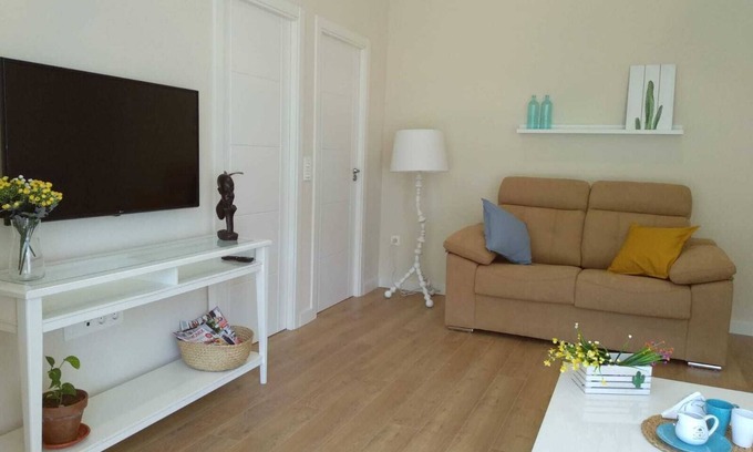 Avila Apartment | Weeping Cedar. Comfort. Downtown.