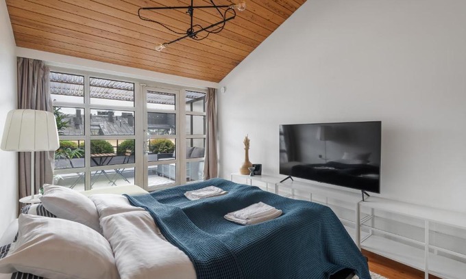 Kruununhaka Apartment | WeHost Penthouse Studio with Sauna and Balcony @Meritullinkatu 13 A