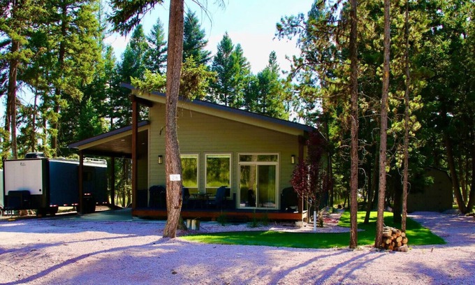 Seeley Lake House | Welcome snowmobilers, skiers, & Winter enthusiasts!