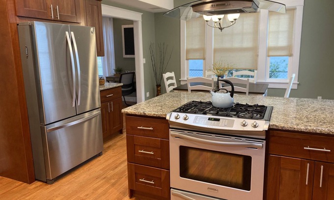 Elizabeth City House | Welcome to "Anchors Away"