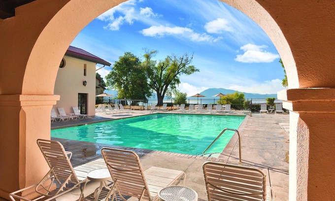 Nice Resort | Welcome to Clear Lake!