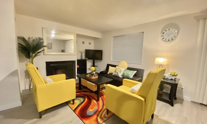 Thurston Apartment | WELCOME TO HUEY DUCK HOUSE-A! 3BR & 2BA SLEEP-8