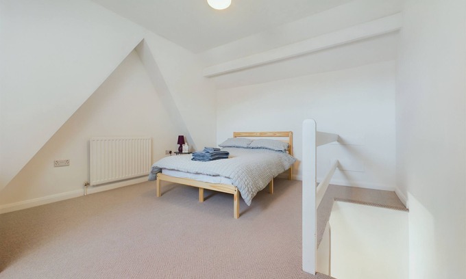 Pleasley House | Welcome to Lily's Cottage - a three bedroom house sleeping up to five guests