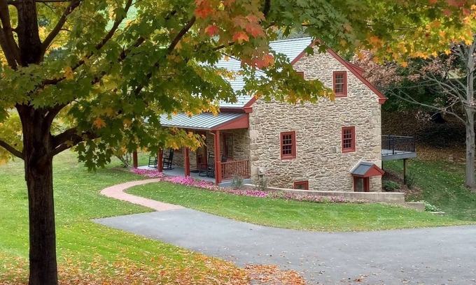 Conestoga House | Welcome to Maple Lane a beautiful farmstead in Western Lancaster County, PA