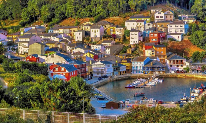 Porto do Barqueiro Apartment | Welcome to our cozy apartment in O Barco, Galicia!